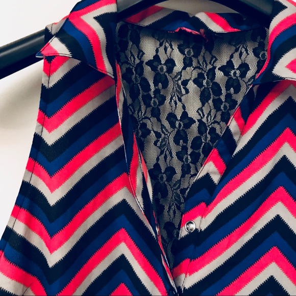 Bold and colorful! Lace back romper w/pockets sz L - Picture 4 of 6